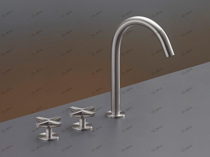 Ceadesign Смеситель на 3 отверстия с поворотным изливом Cross Crx 04