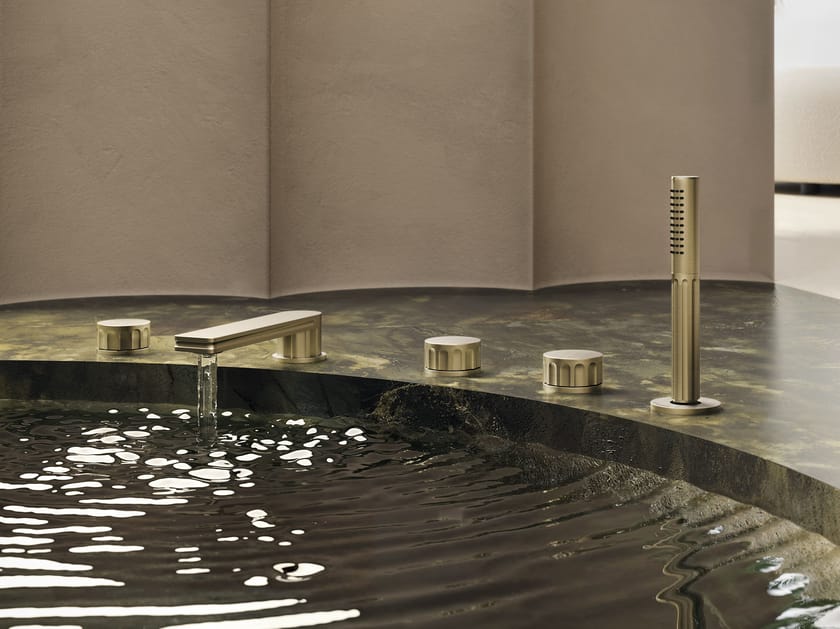 Смеситель для ванны с ручным душем Newform IONIKA ARCH-00014441