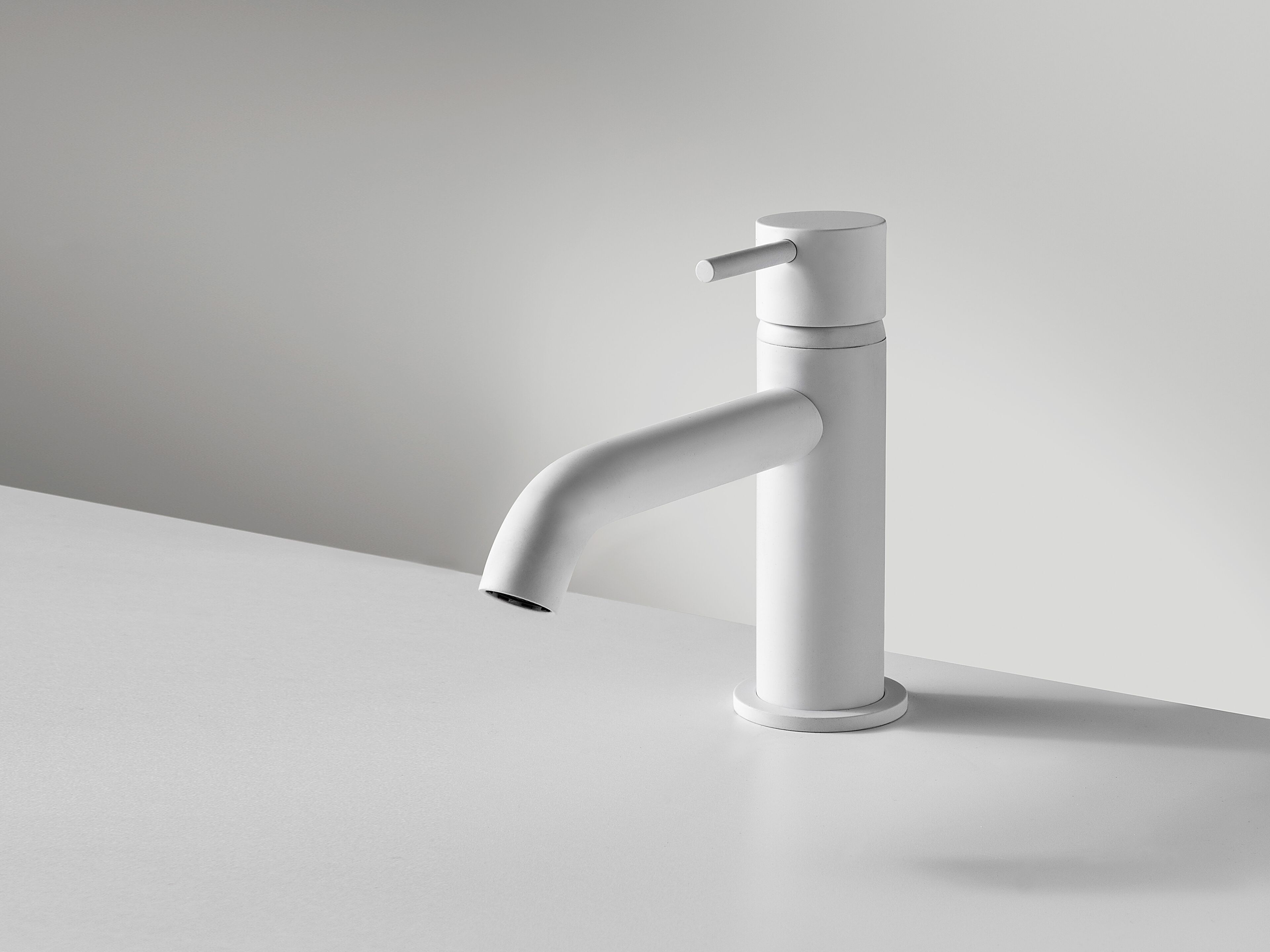 Однорычажный смеситель для раковины с одним отверстием Zazzeri мода ARCH-00007444