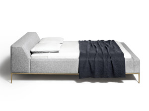 Двуспальная мягкая кровать