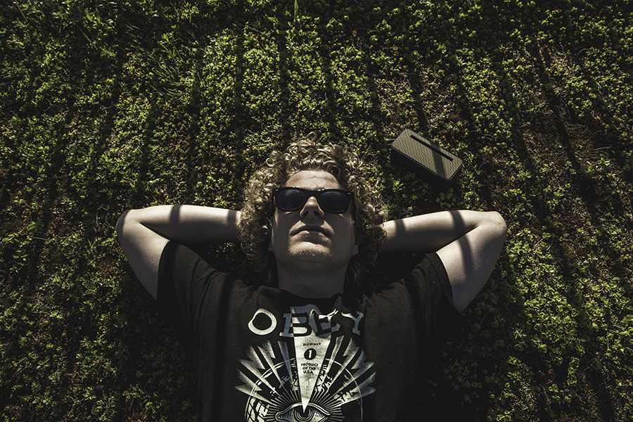 Kfng62 Колонка беспроводная с ремешком amove чёрная KREAFUNK  - Вид №4