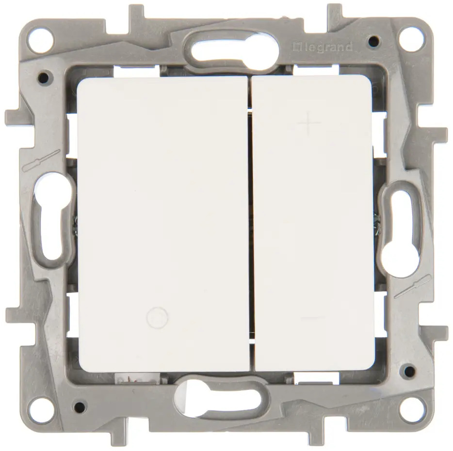 Legrand Etika - интеллектуальный светорегулятор с плавным диммированием 17353371