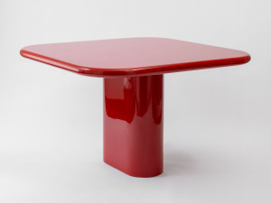 Квадратный обеденный стол из МДФ