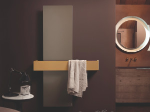 Алюминиевый вертикальный полотенцесушитель