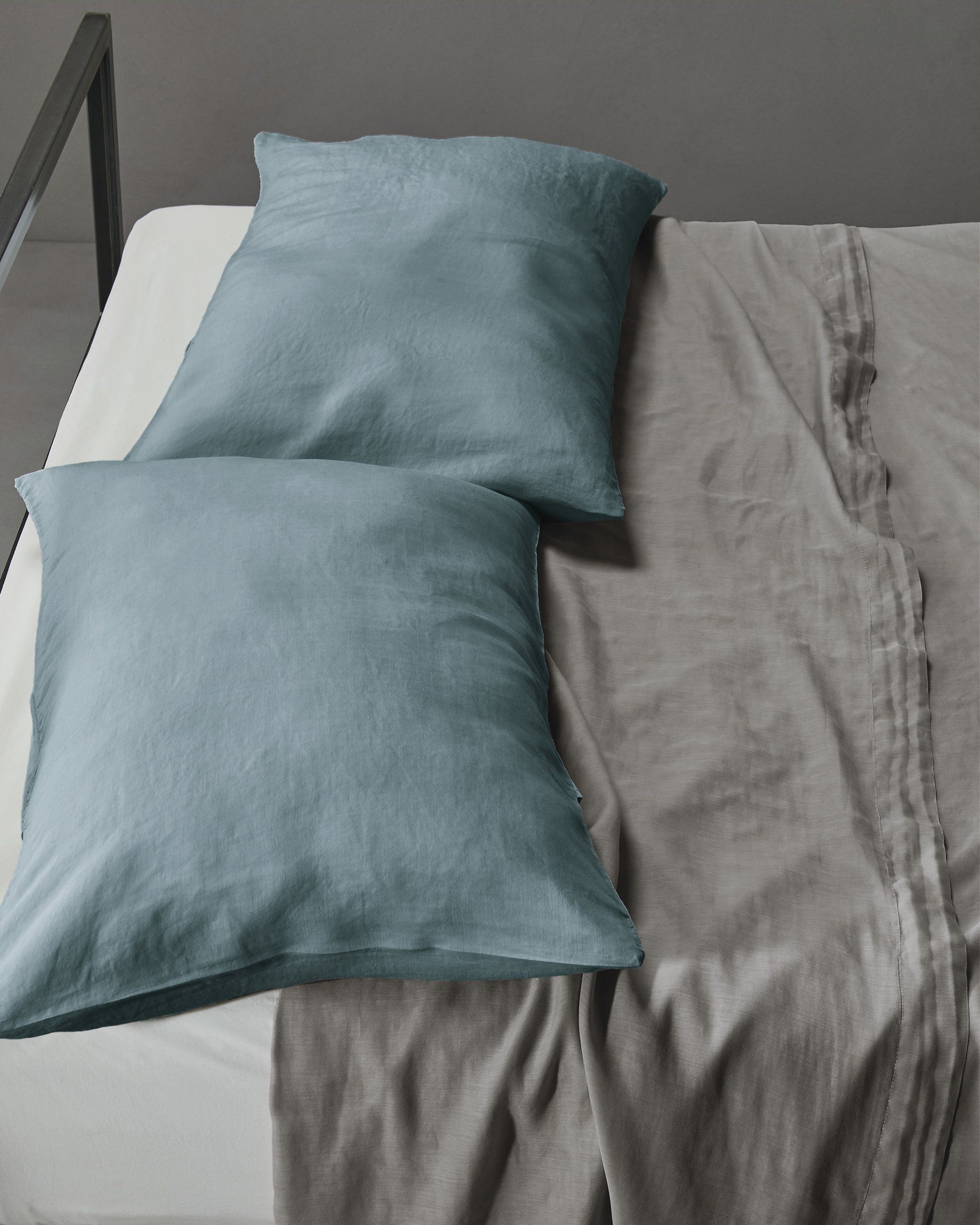 Двухслойная наволочка из хлопка и шелка Society Limonta ARCH-00016000 - Вид №1