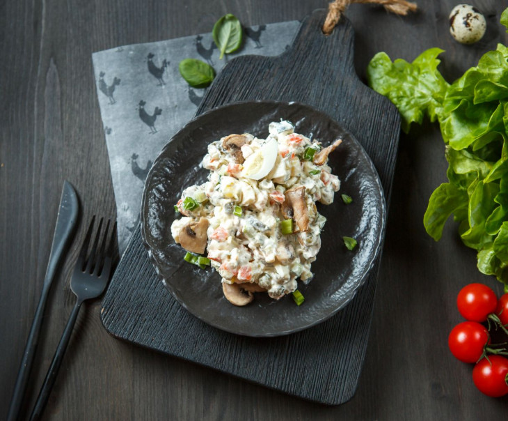 7900 Салат "Столичный" с жареными шампиньонами Вкусляндия 