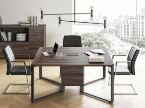 Las Mobili Квадратный стол для переговоров с системой управления кабелями I-meet