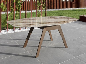 Восьмиугольный стол с керамогранитной столешницей