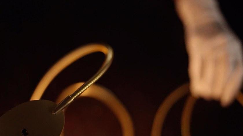 Catellani & Smith Настольная светодиодная лампа из латуни с гибким кронштейном Oggetti senza tempo Hrt - Вид №5