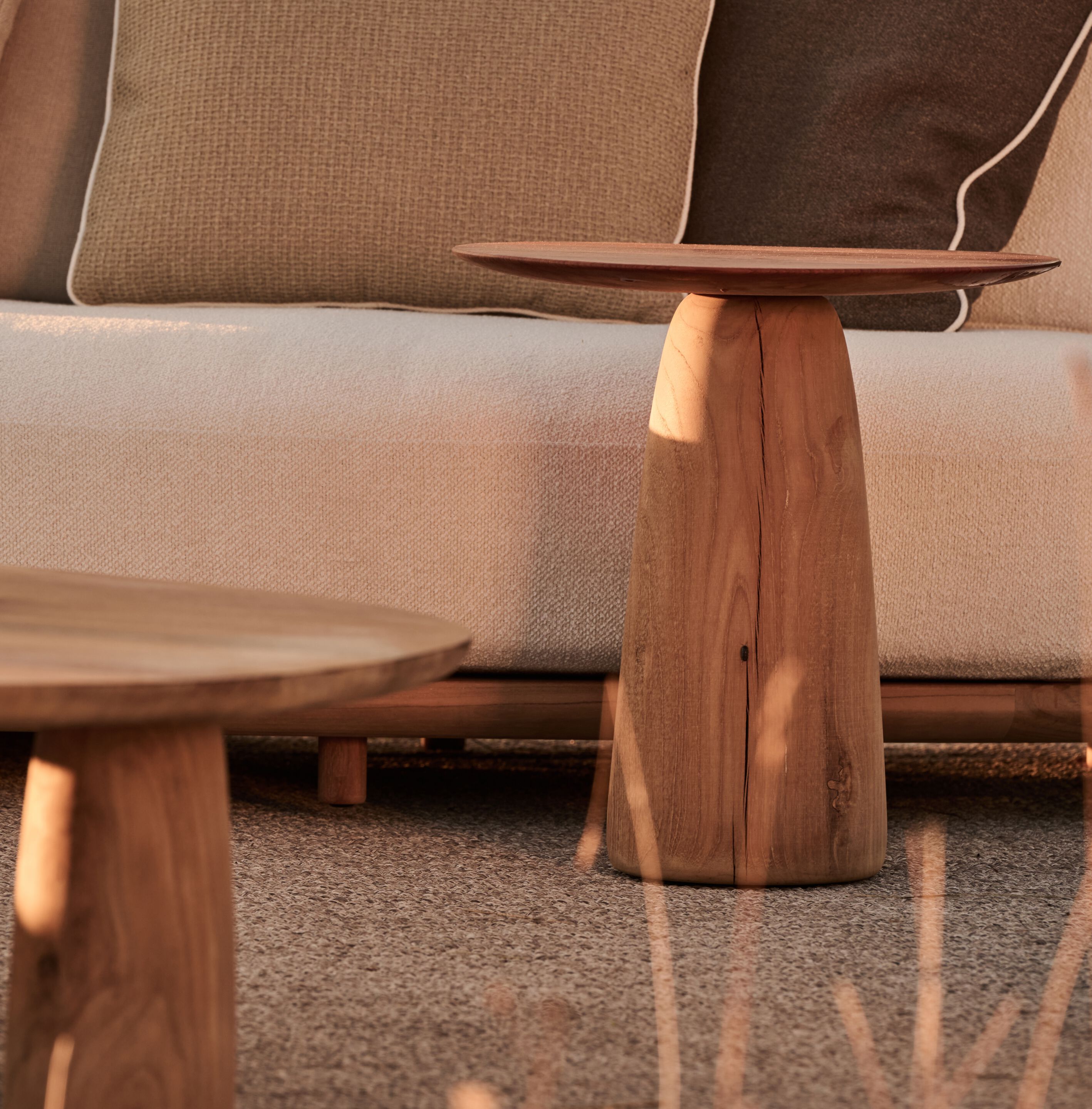 Круглый низкий стол из тикового дерева TRIBÙ дюны ARCH-00061689 - Вид №9