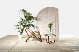 Круглый журнальный столик из тикового дерева