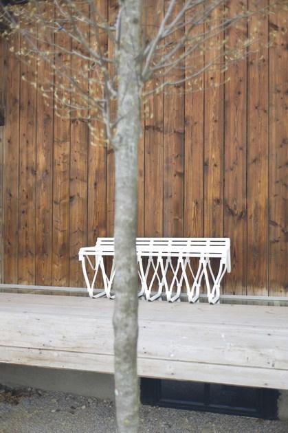 Schönbuch Скамья из крашеного металла со спинкой Upon Schonbuch sun-id-1462367 - Вид №2