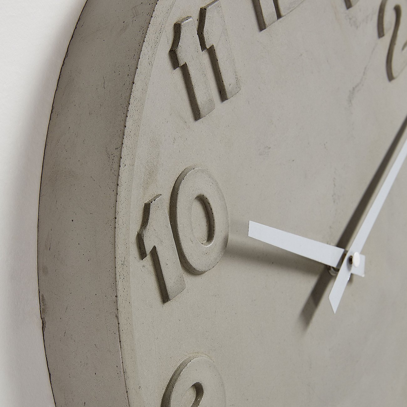 Часы настенные цемент круглые Walso от La Forma LA FORMA ДИЗАЙНЕРСКИЕ 344236 Серый  - Вид №2