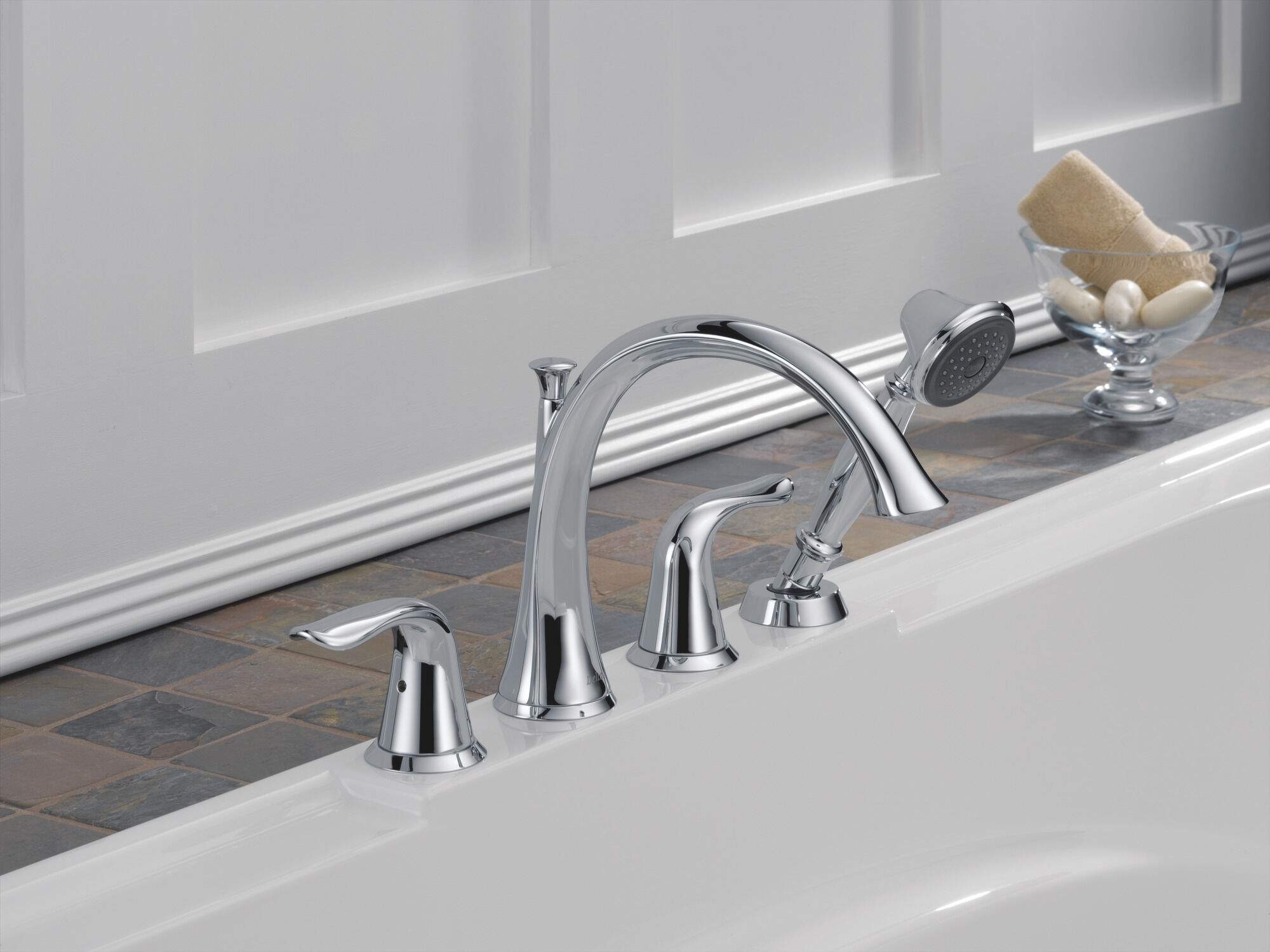 T4738-PT Римская ванна с ручным душем Delta Faucet Lahara Выдержанный оловянный  - Вид №2