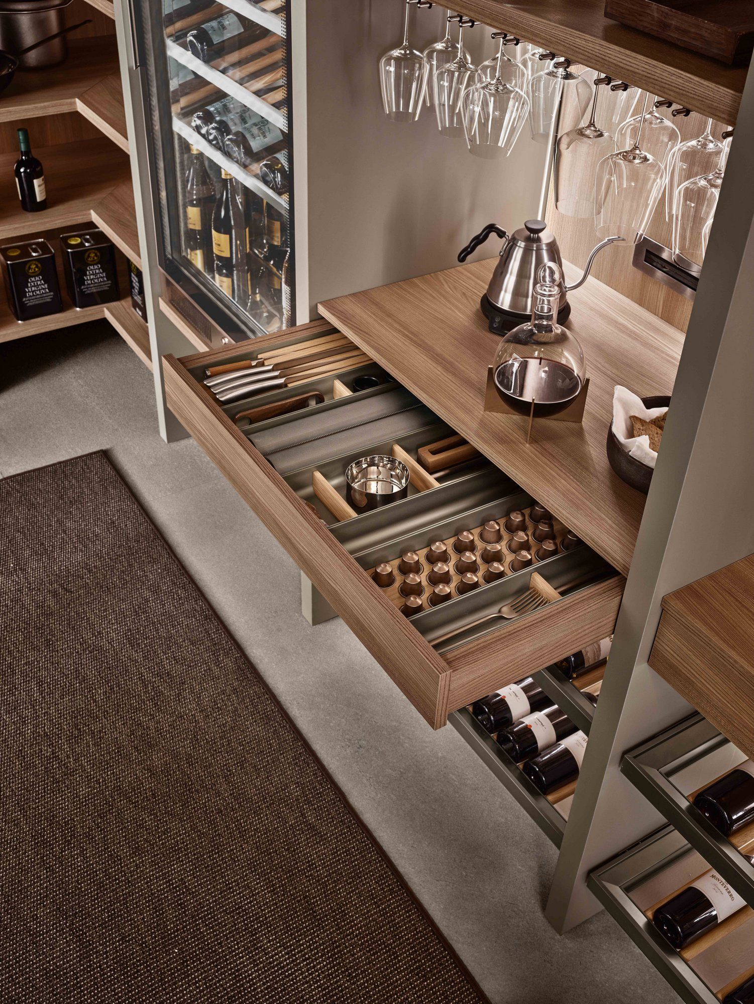 Кухня без ручек на заказ с полуостровом ERNESTOMEDA знак ARCH-00069072 - Вид №4