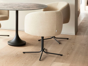 Стул с 4 спицами из ткани