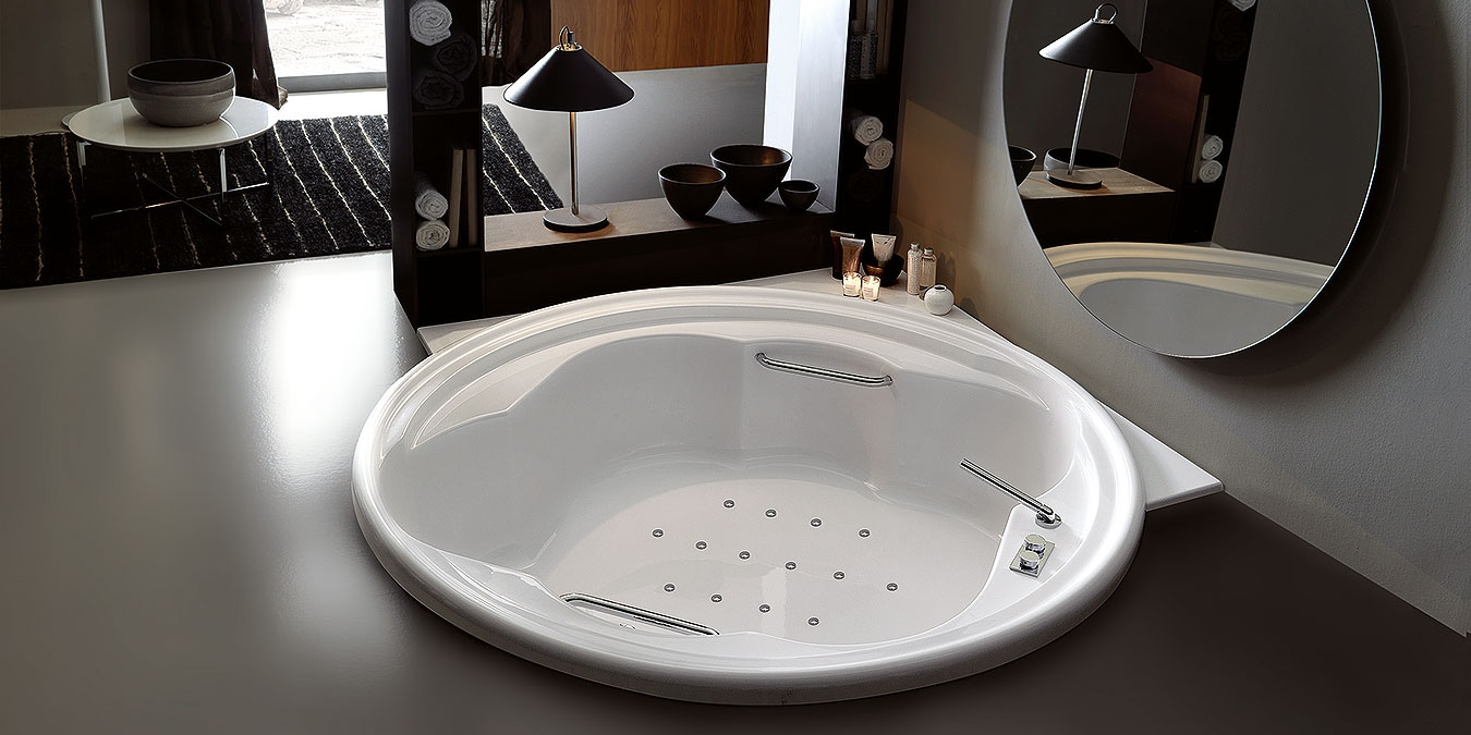 Ванна встроенная с гидроаэромассажем и дезинфекцией V669E Gruppo treesse Perla - Вид №1