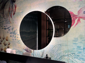 Зеркало со встроенным освещением