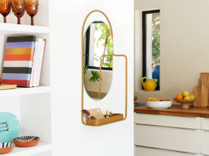 Настенное алюминиевое зеркало с полкой