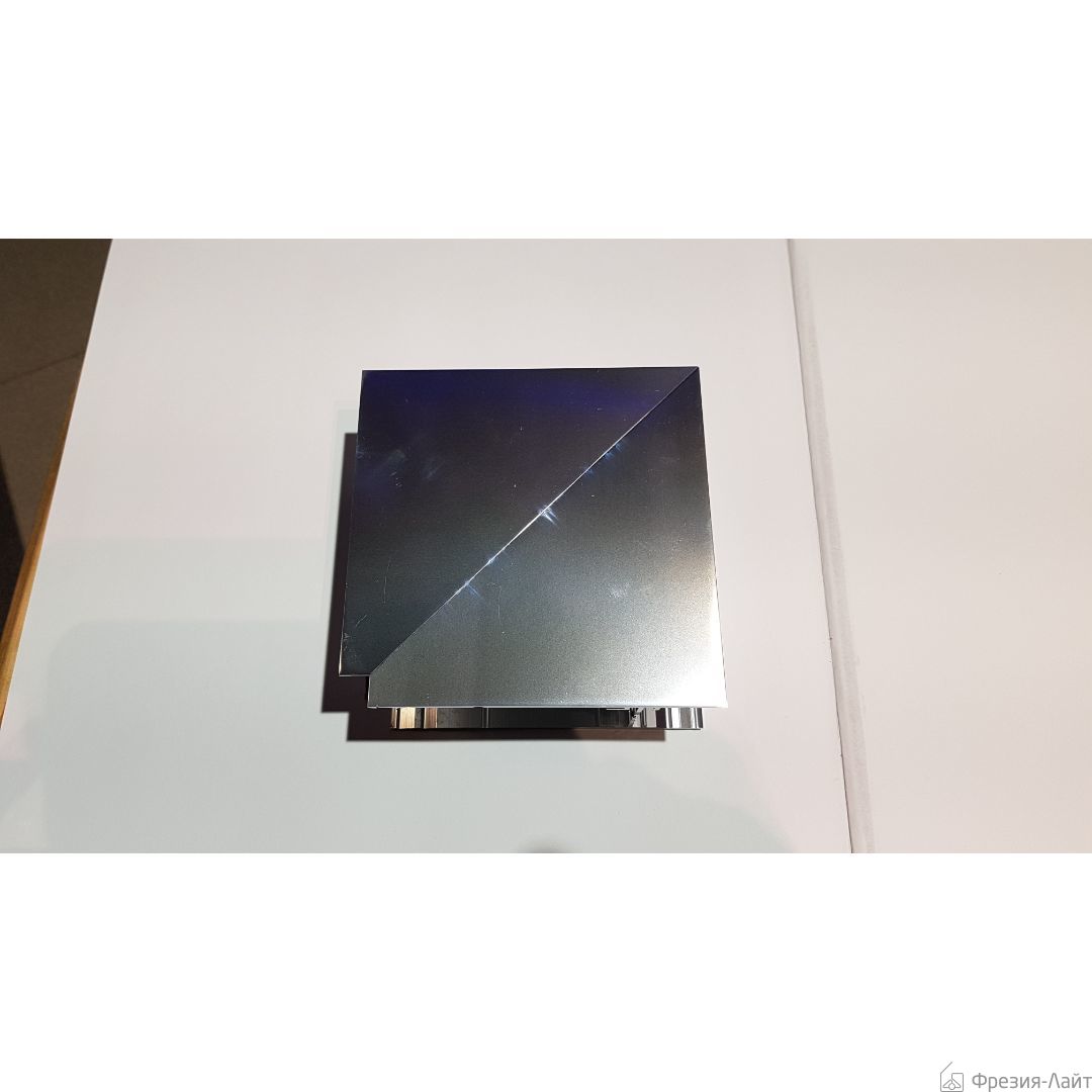 Угловой соединитель Artemide ALGORITMO M196760 Santreyd 94938