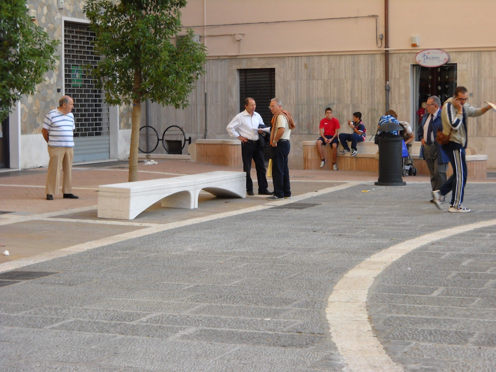 Скамья из камня Apricena Viscio Urban Design Onda ARCH-00104355 - Вид №4