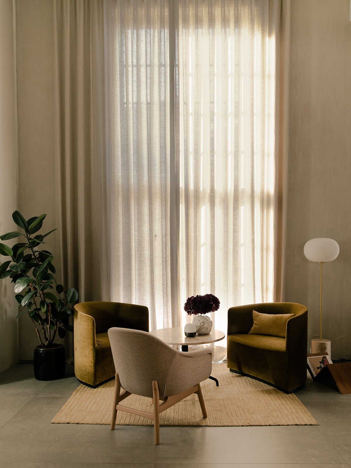 9303139 MENU Стол-колонна для отдыха Harbour Черный | Кунис Бреччиа  - Вид №2