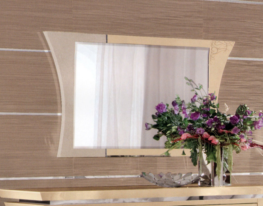 Зеркало  REDECO 329 CHARME