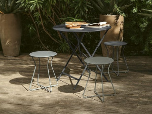 Стальной низкий садовый стул