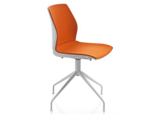 Мягкое вращающееся кресло на насесте