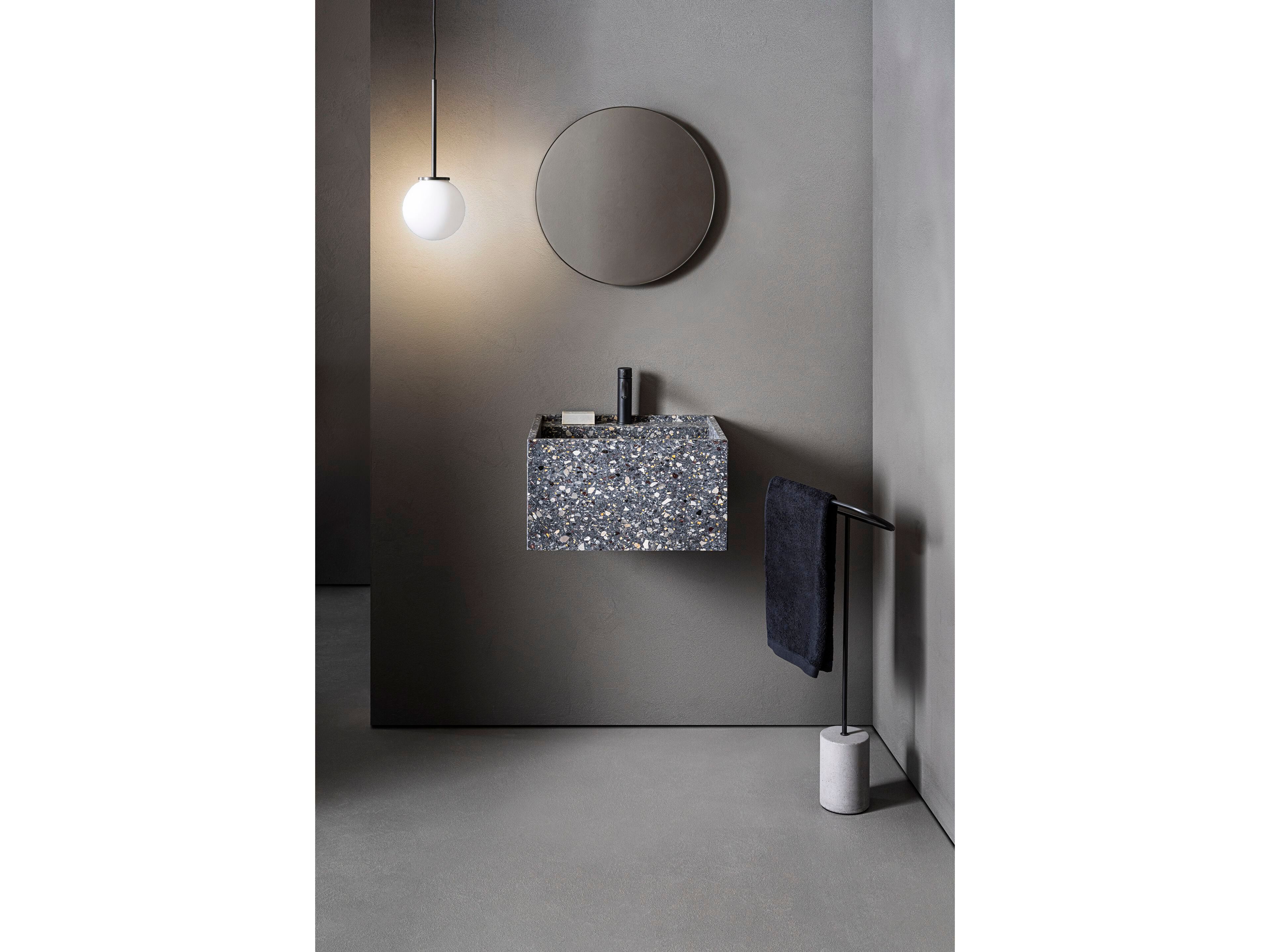 Состав ванной комнаты с раковиной, лампой и держателем для полотенец Pirovano Пилар ARCH-00037490 - Вид №1