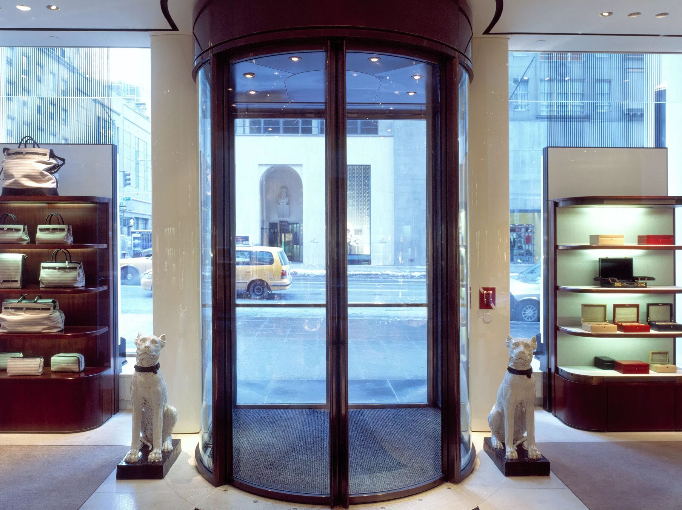 Изогнутая раздвижная дверь ASSA ABLOY Entrance Systems автоматические раздвижные двери ARCH-00077944 - Вид №1