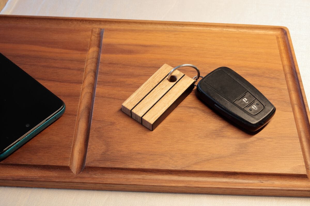 Брелок из массива грецкого ореха Deodara Linear ARCH-00056492 - Вид №2