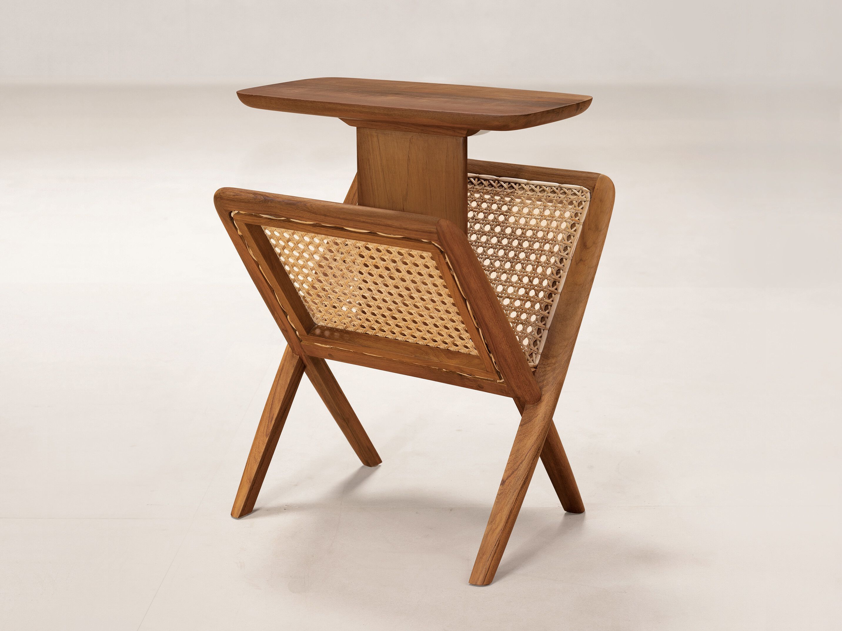 Журнальный столик из тикового дерева с журнальной стойкой Phantom Hands Muṅgāru ARCH-00127283