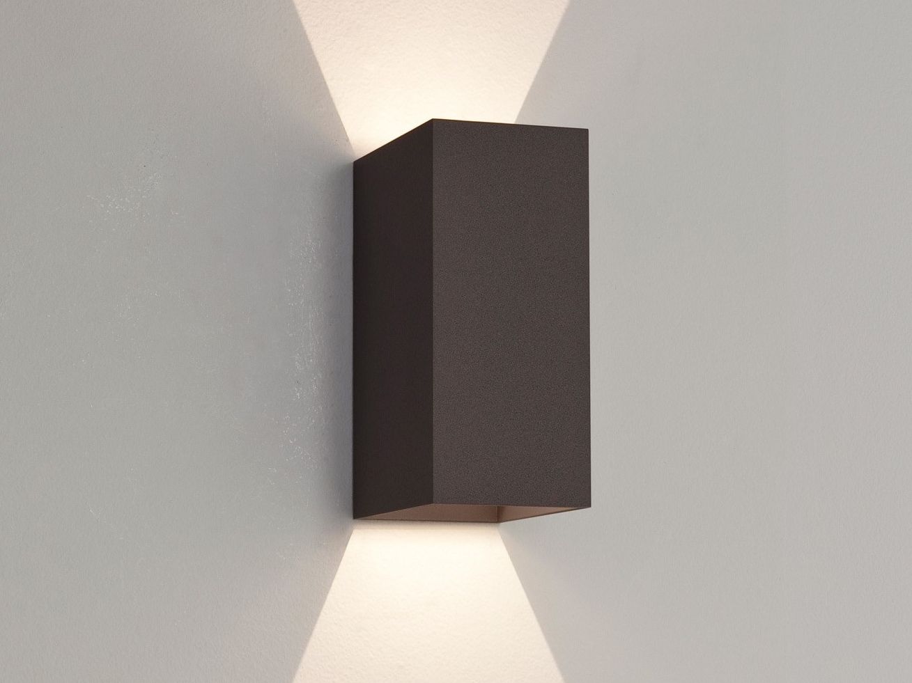 Алюминиевый светодиодный наружный настенный светильник Astro Lighting OSLO ARCH-00113096