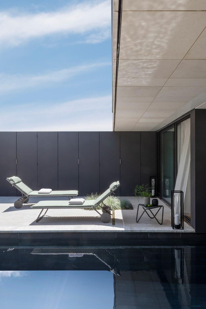 Lafuma Mobilier Складной садовый лежак на колесиках Gordes Lfm2721 - Вид №5