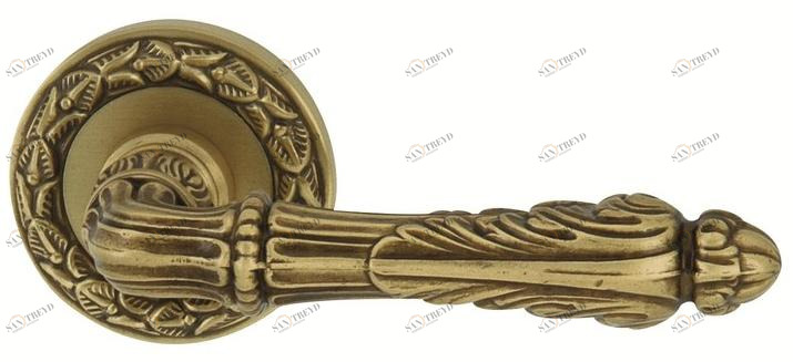 Bronces Mestre Металлическая ручка с античной отделкой на розе Clasica 0r6536.000.44