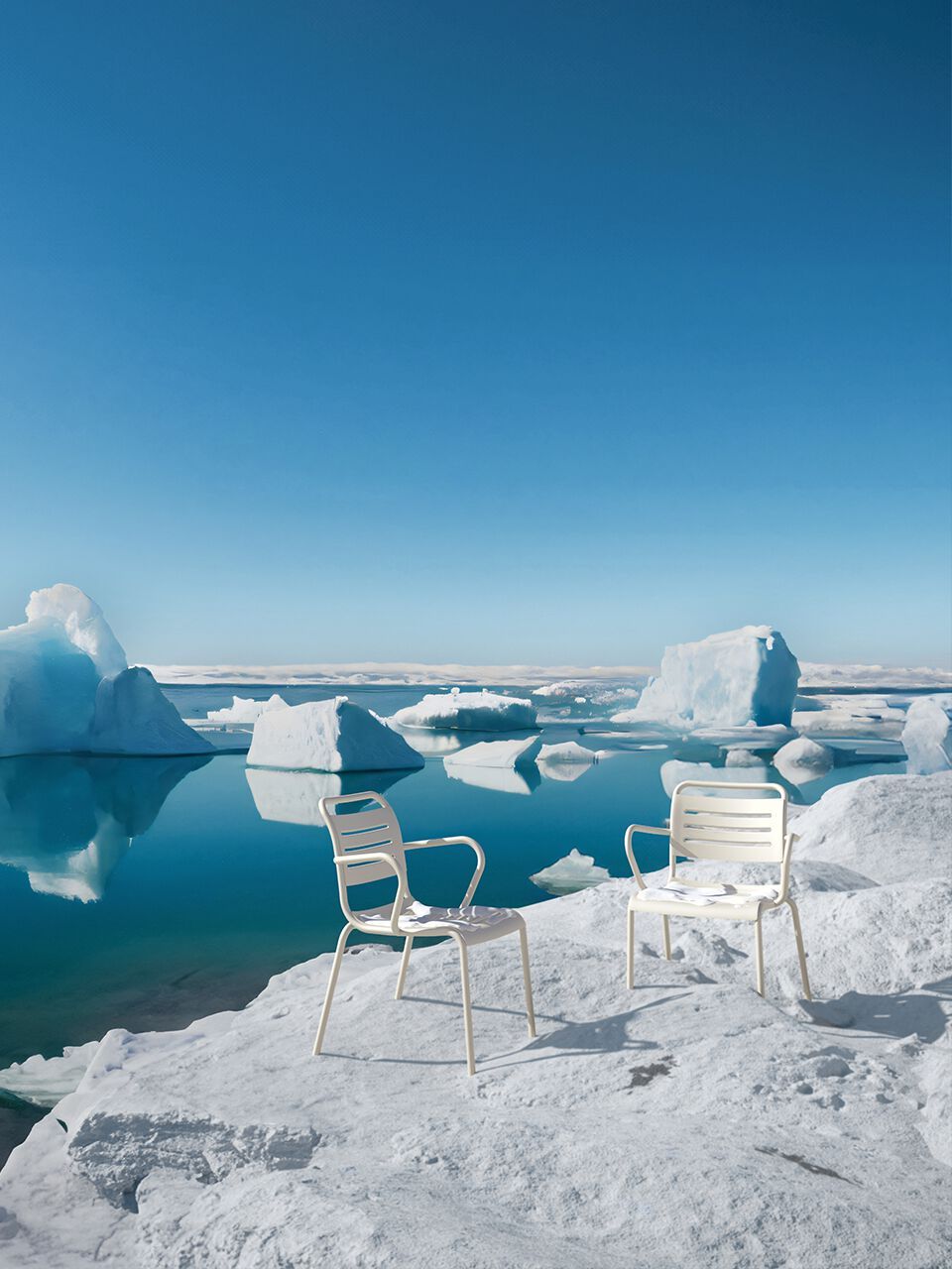 Штабелируемый стул из переработанного алюминия с подлокотниками COLOS Re-al ARCH-00058032 - Вид №2