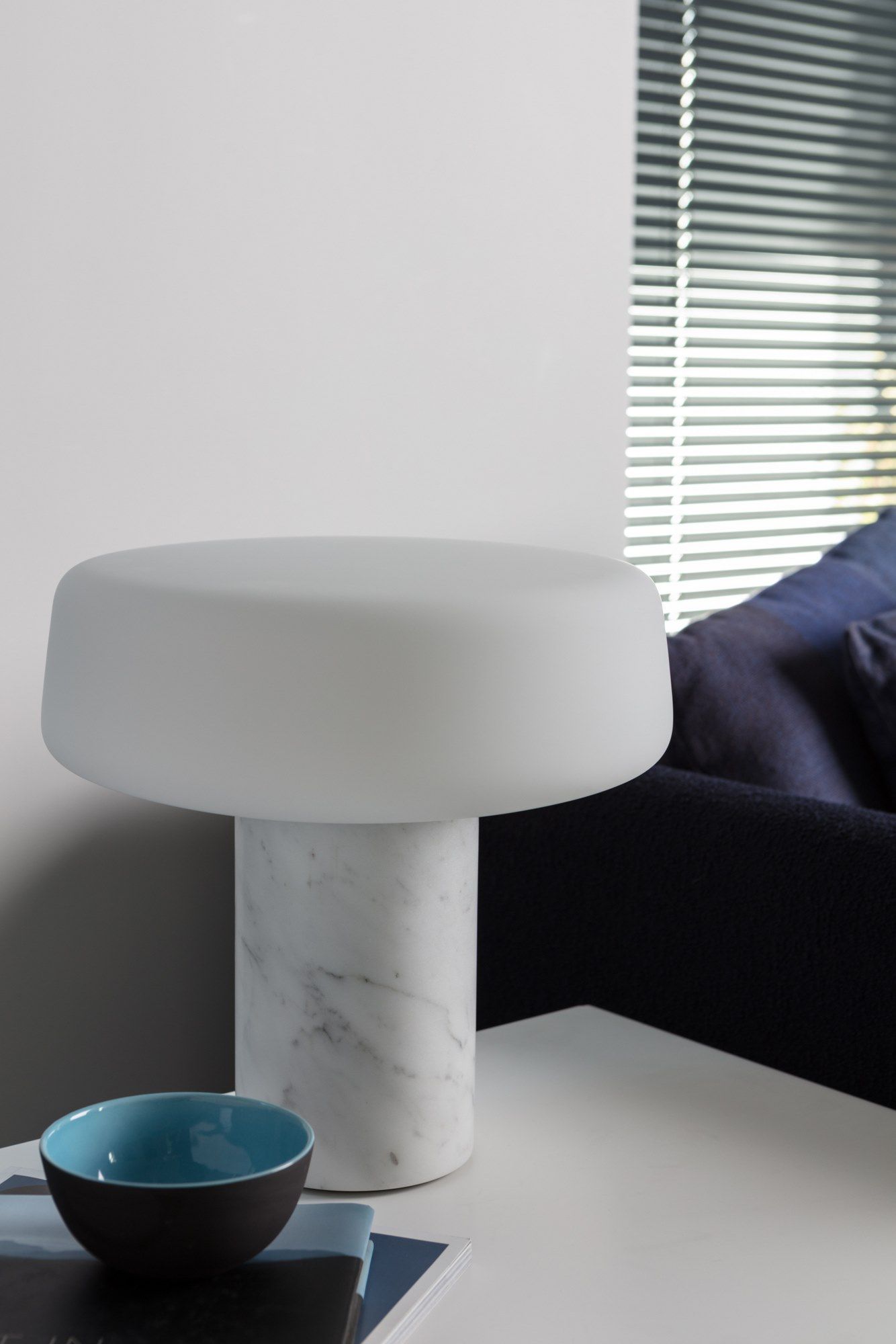 Светодиодная настольная лампа из каррарского мрамора Case SOLID ARCH-00053783 - Вид №5