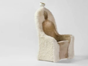 BD Barcelona Design Кресло меховое с подлокотниками с высокой спинкой