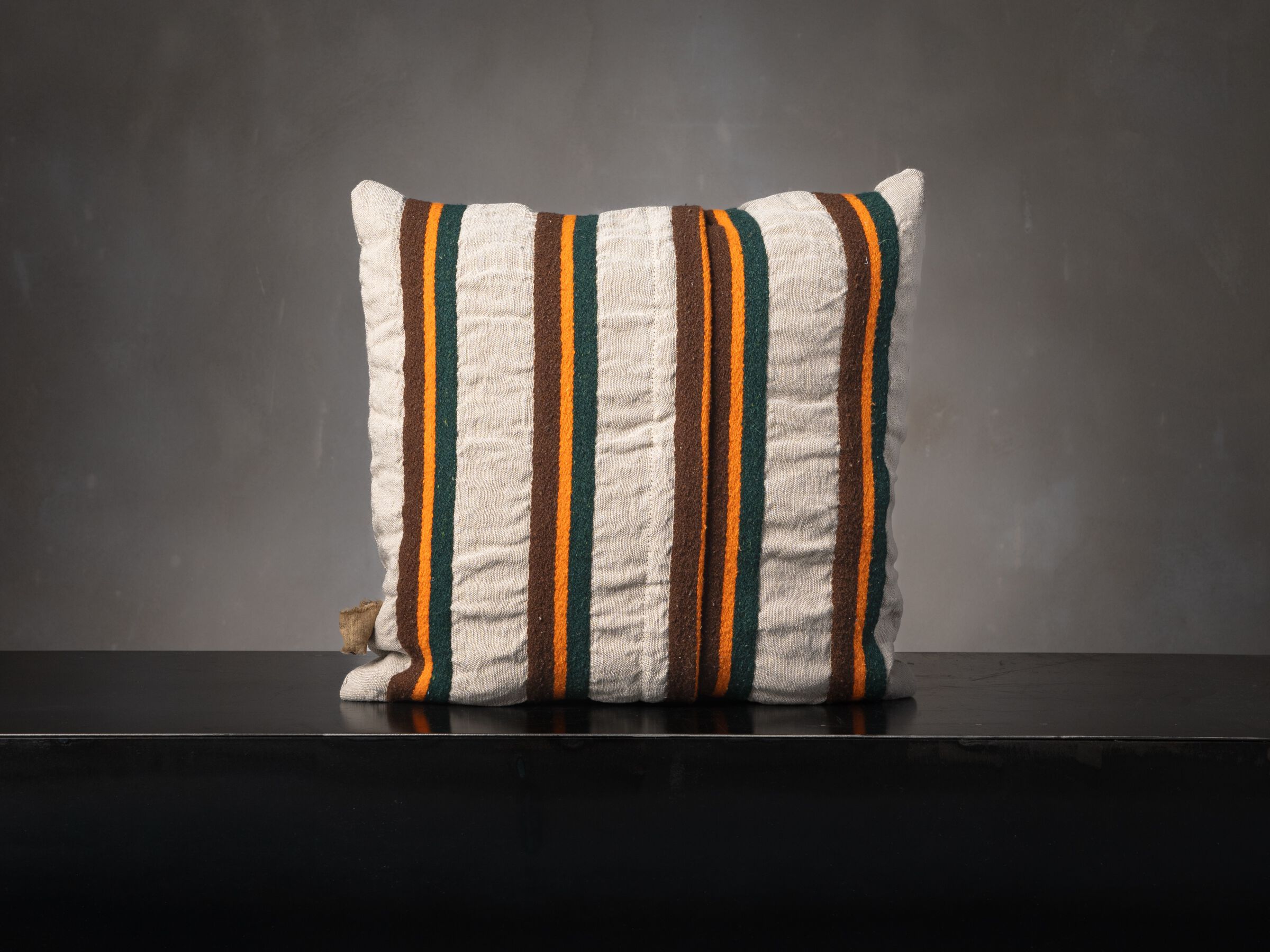 Квадратная льняная подушка The House of Lyria VATE ARCH-00147383 - Вид №1