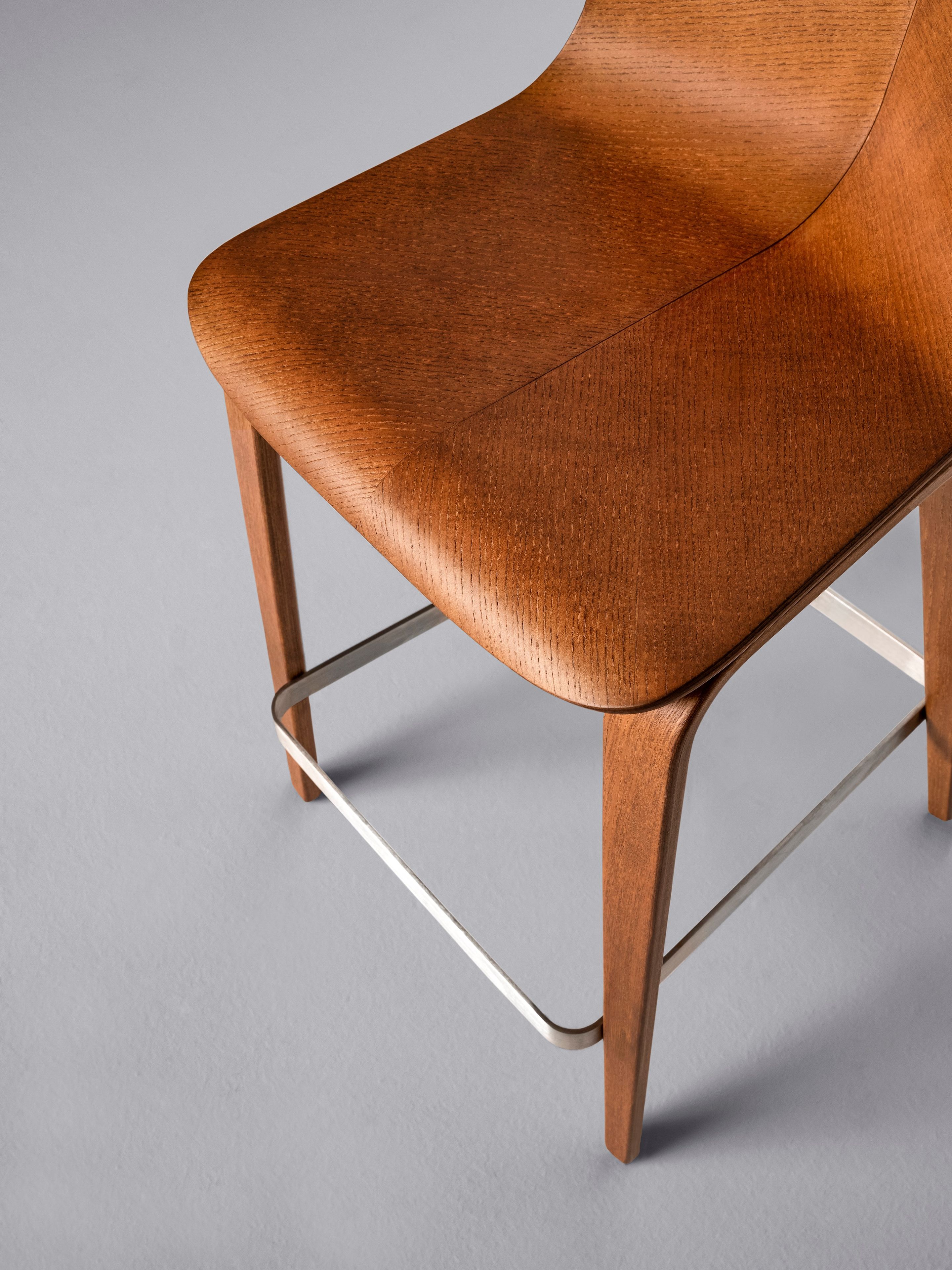 Высокий деревянный табурет с подставкой для ног PIAVAL Herringbone-Contract ARCH-00013170