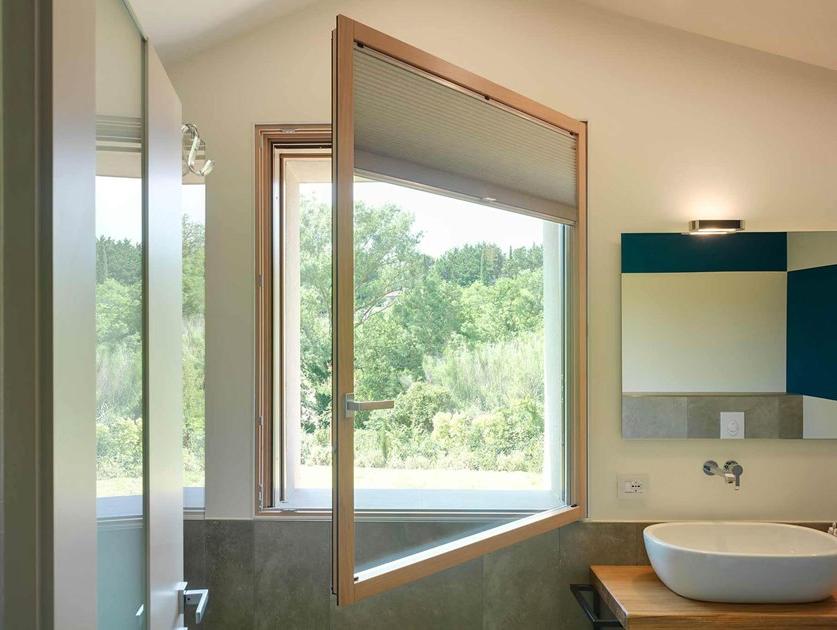 CARMINATI SERRAMENTI Распашное окно из дерева с двойным остеклением Skyline system sun-id-1428125 - Вид №3