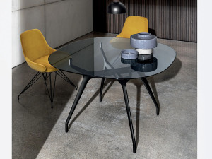 Алюминиевый и стеклянный обеденный стол