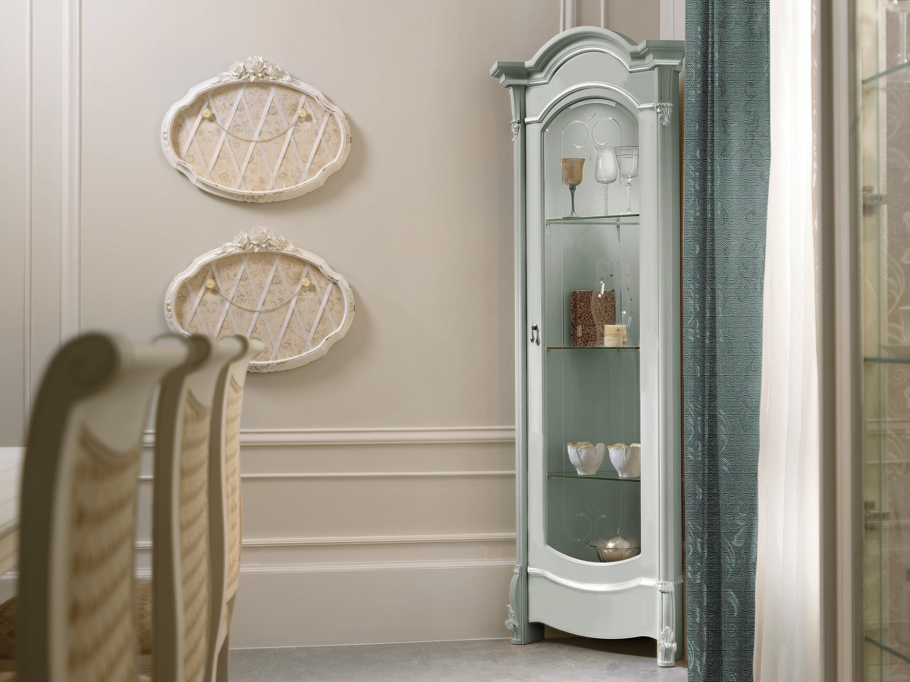 Деревянная угловая витрина со встроенным освещением CASA +39 Gold ARCH-00067908 - Вид №1