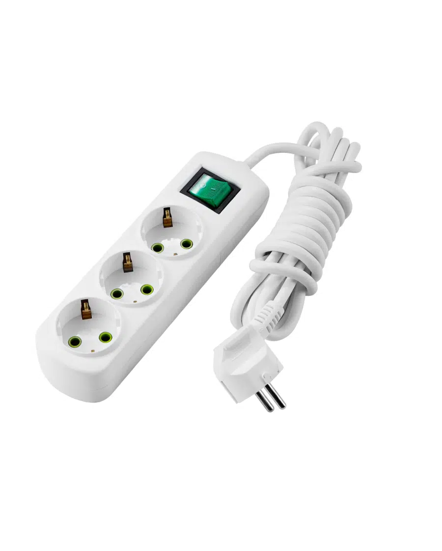 LETITIA Удлинитель с заземлением 3 входа 3 метра с выключателем белый LEZARD 721-0303-302