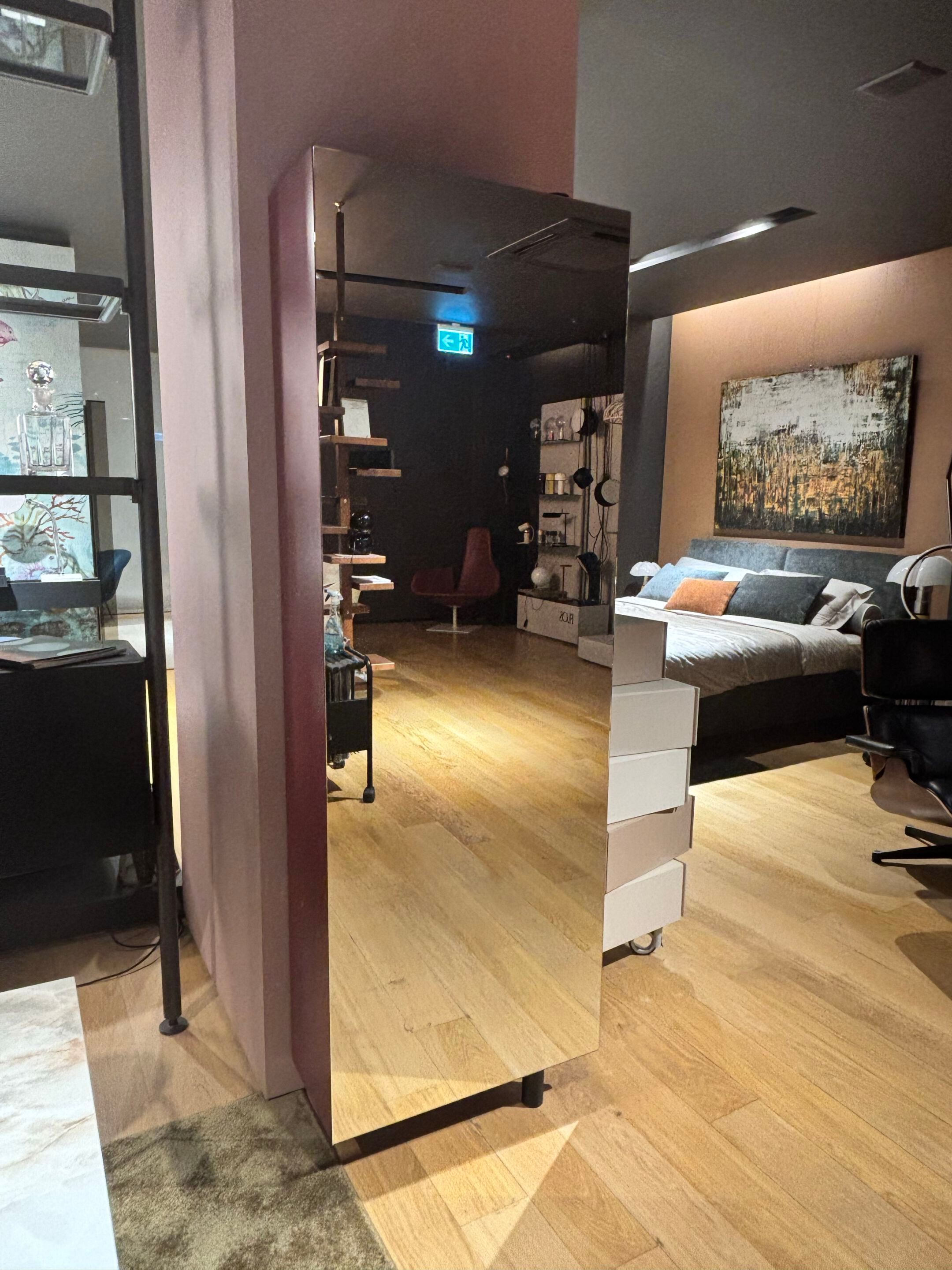 Деревянный входной шкаф с зеркалом In Stock Sculptures Jeux ARCH-00115858 - Вид №2