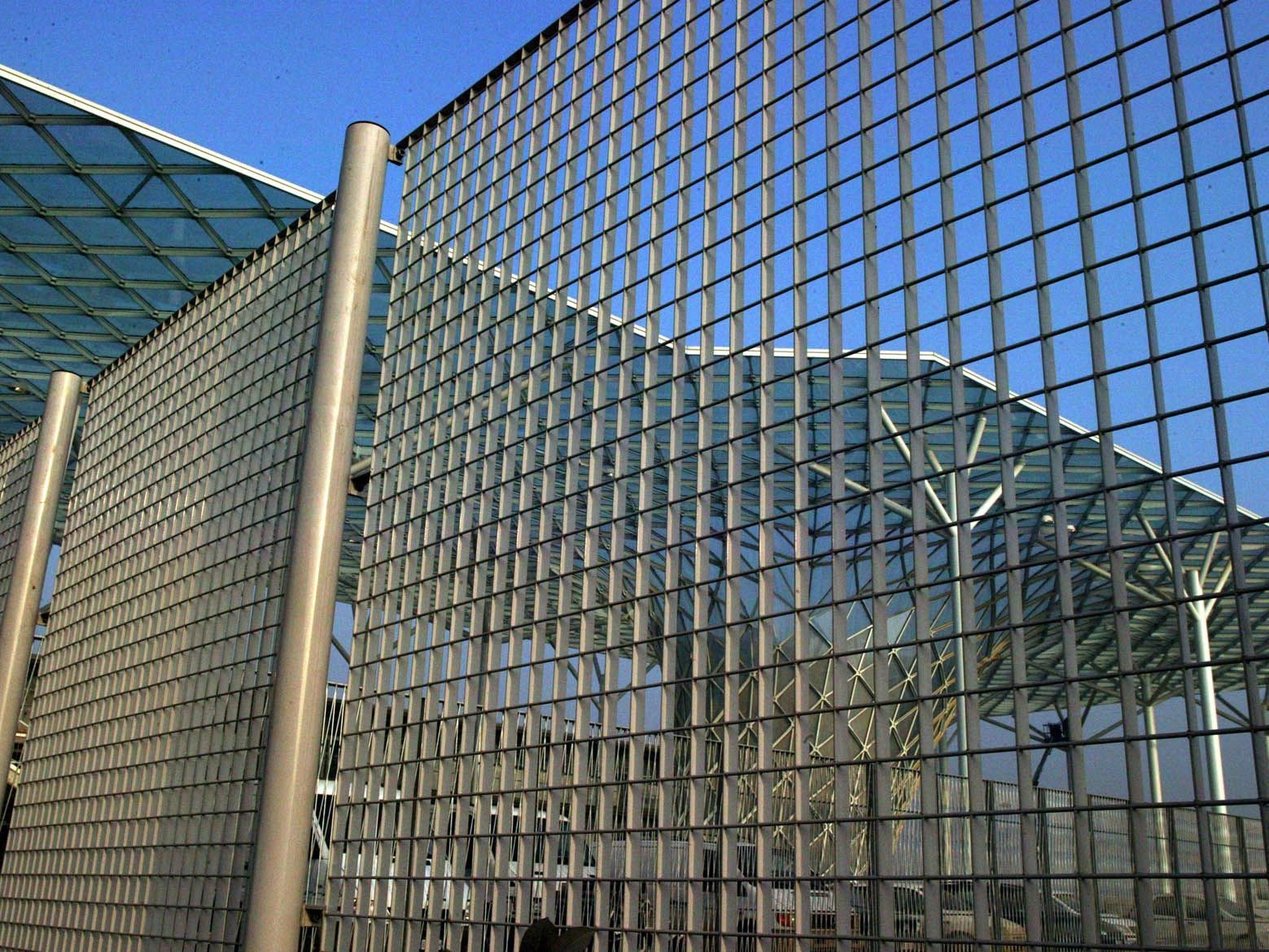 Ограждение из решетки Defim Orsogril PLEIONE® ARCH-00120339 - Вид №3