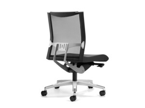 Офисное кресло с сетчатыми колесами с 5 спицами