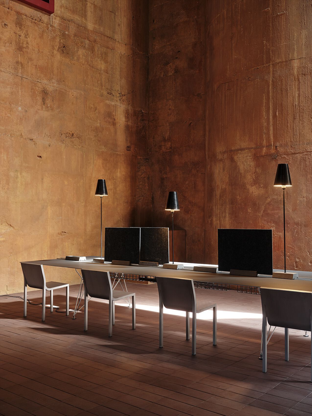 Штабелируемый алюминиевый стул BD Barcelona Stedelijk ARCH-00132726 - Вид №24