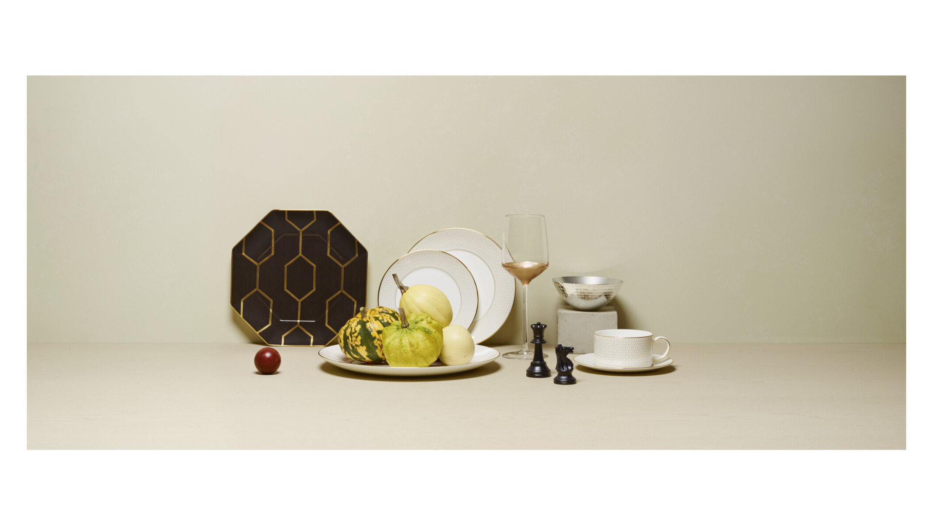 10671514 Wedgwood Тарелка пирожковая Wedgwood Аррис 17см Фарфор костяной  - Вид №2